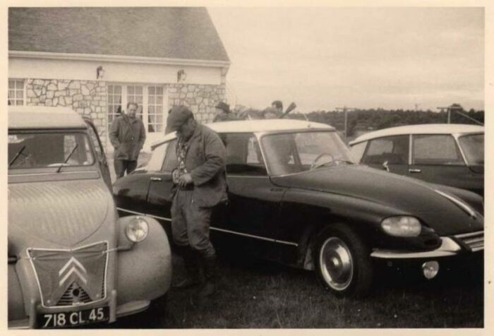 Citroen DS a phares Panhard Car Design Archives-