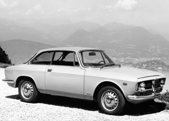 Alfa Romeo Giulia Sprint GT- Alfa Romeo Giulia