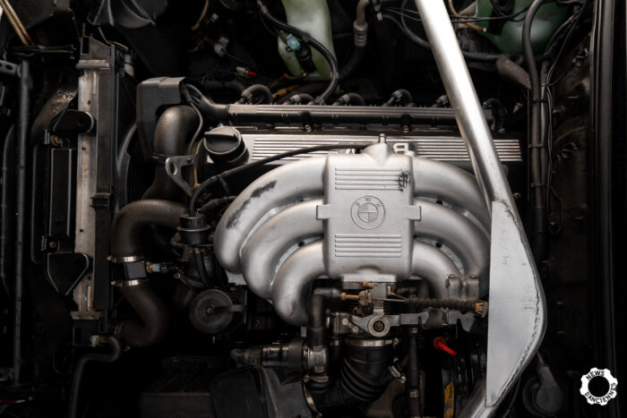 Moteur de la BMW 325ix Touring e30
