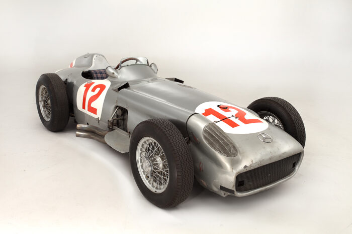 EX JUAN MANUEL FANGIO HANS HERRMANN KARL KLING GERMAN AND SWISS GRAND PRIX WINNING 1954 MERCEDES BENZ W196R FORMULA 1 RACING SINGLE SEATER-
