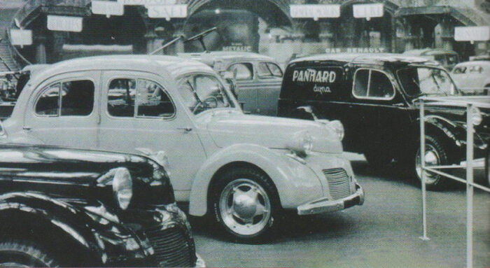 Stand Panhard du Salon de Paris 1946 Panhard Racing Team- panhard dyna x