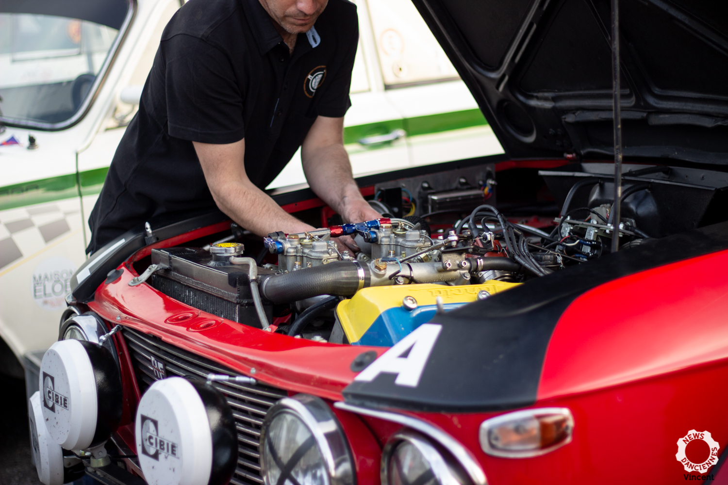 La préparation des voitures anciennes du Tour Auto