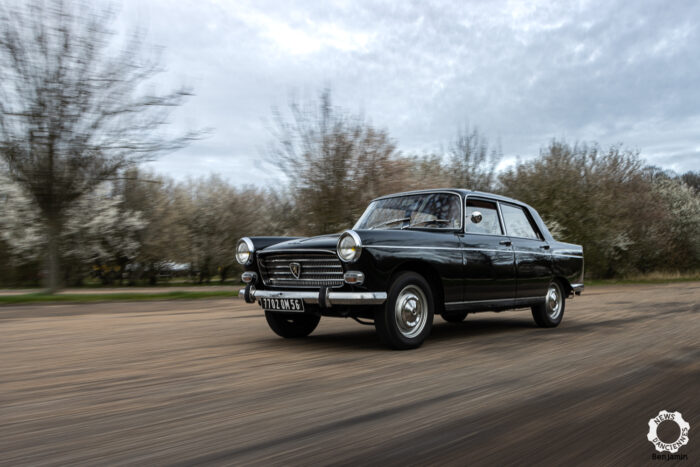 Peugeot 404 par News dAnciennes 44- Peugeot 404