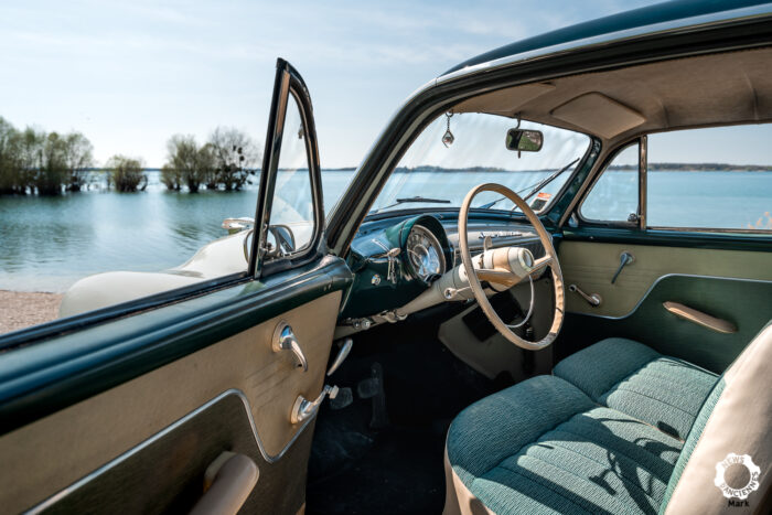 Simca Aronde Grand Large par Mark pour News dAnciennes 6- Simca Aronde Grand Large