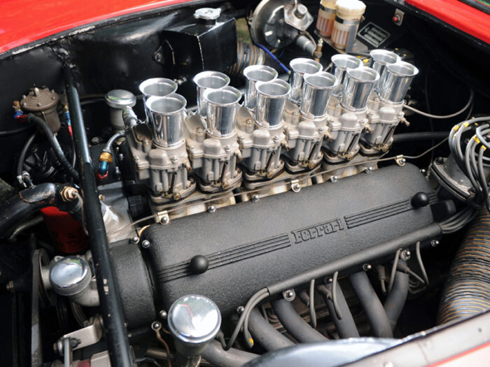 Moteur 4 litres dans une 330 LM-