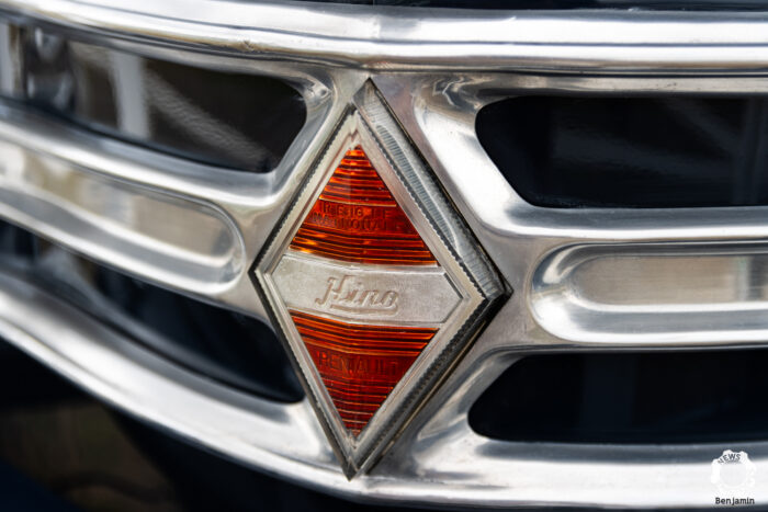 Logo des Hino 4CV après 1956
