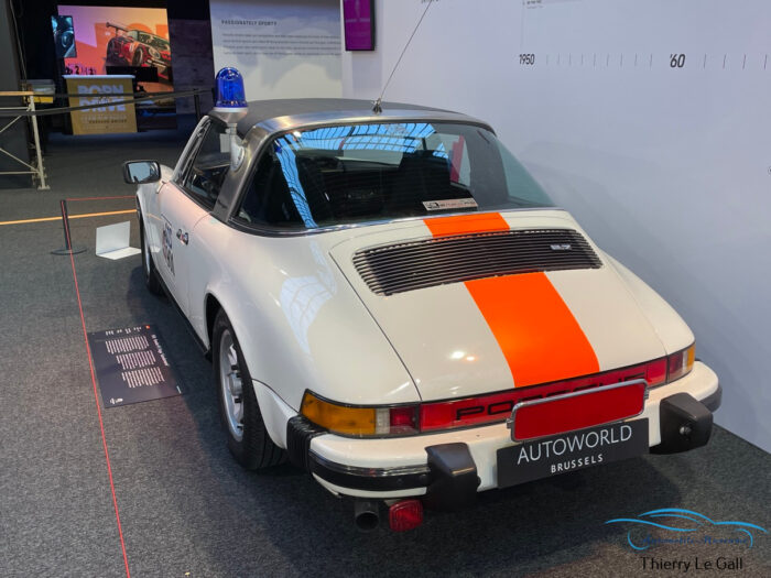 Porsche 911 Targa de la Police Belge à l'exposition Porsche Driven by Dreams au musée Autoworld