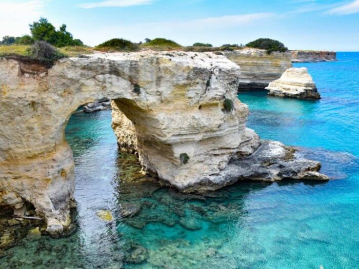 faraglioni di sant andrea salento puglia-