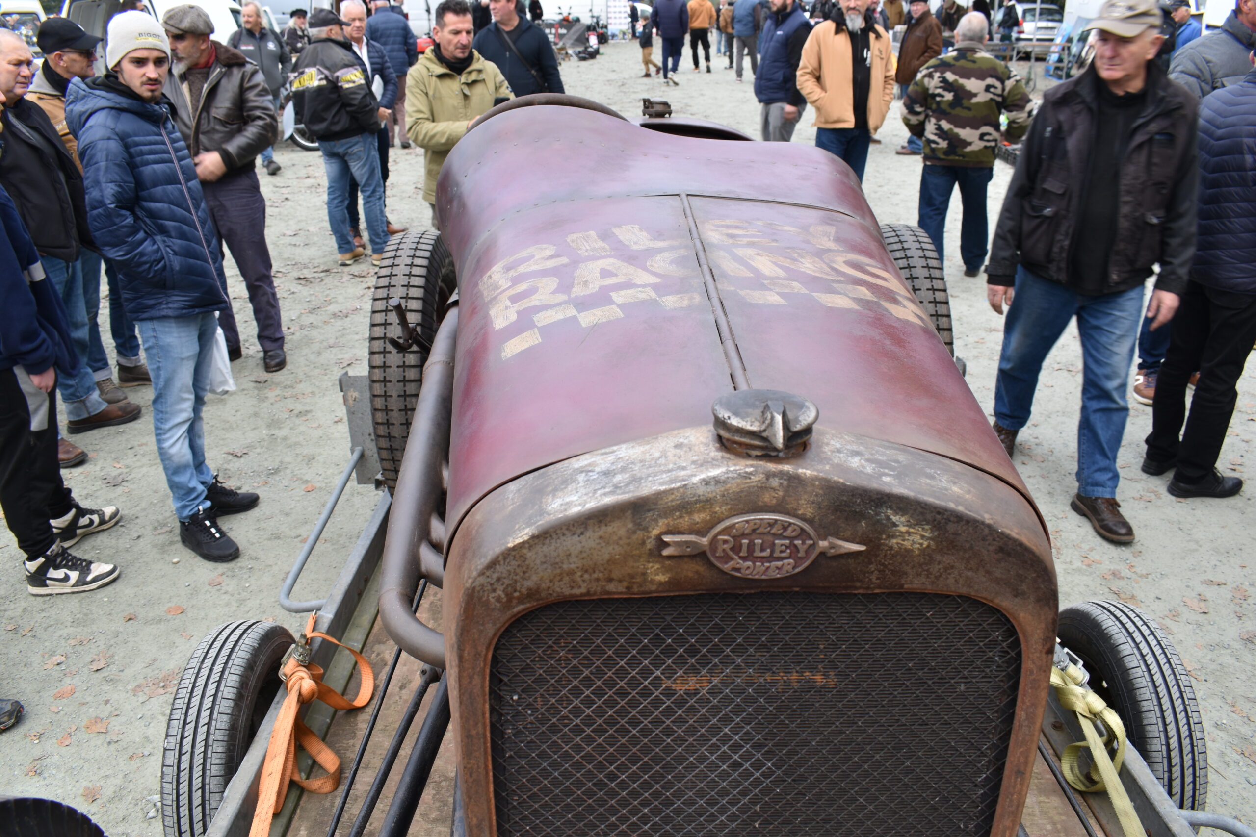 Avec L’AMPV à Avessac (44), à la Bourse d&rsquo;échanges moto-auto anciennes.