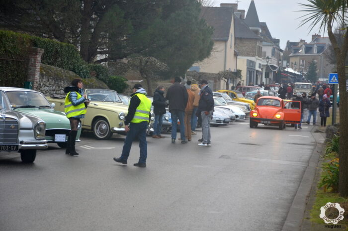 Arrivée des voitures anciennes à Saint-Briac Classic 2024