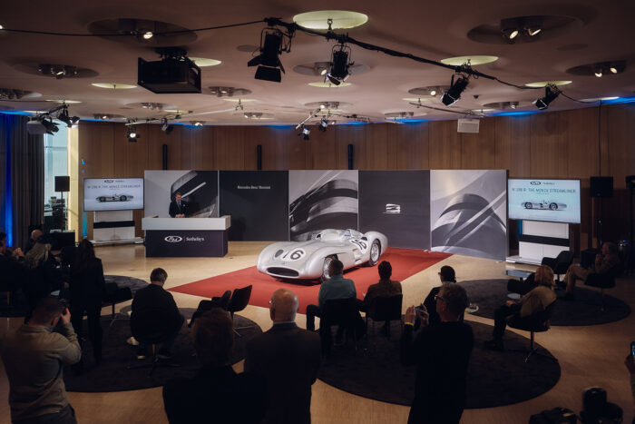 Mercedes W 196 R Stromlinienwagen 1-