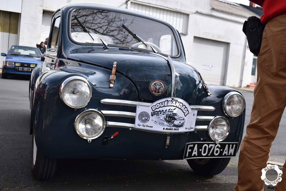 En copilote d&rsquo;une 4cv 1063 à la Randonnée de la Douébandade Douessine (49)