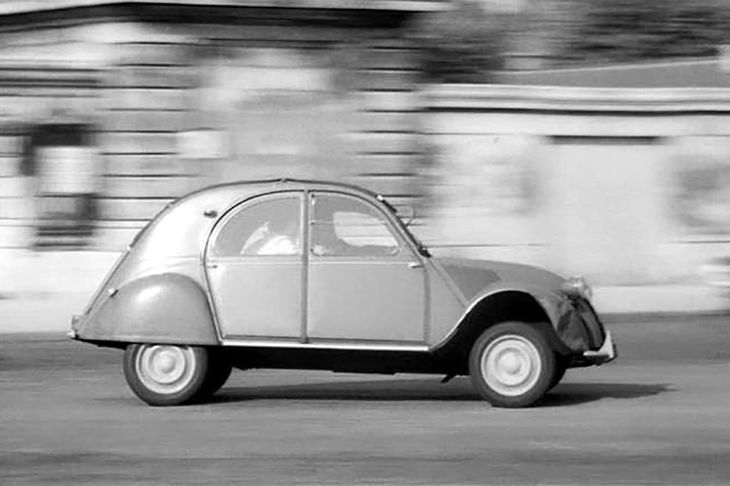 Casting d&rsquo;Anciennes : la 2cv du Tracassin
