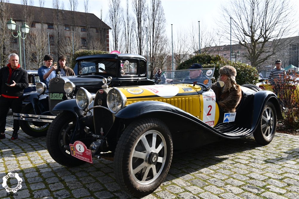 Parking plein et plein succès au rasso La Passion Mobile à Sochaux