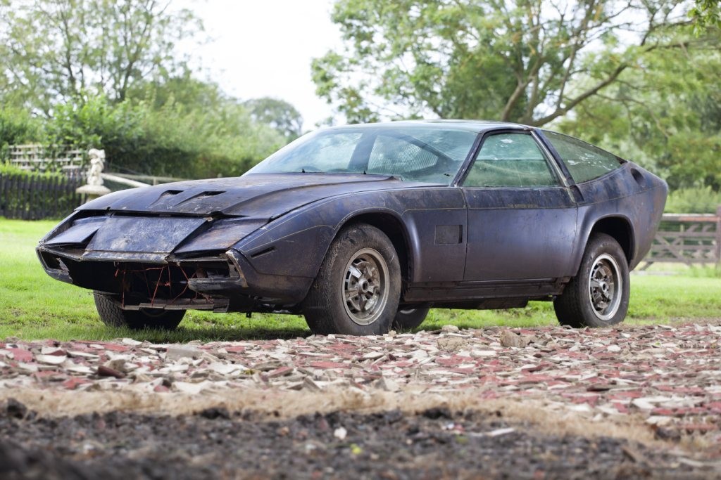 Sortie de Grange : Aston Martin DBS V8 Sotheby Special