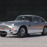 Automobiles sur les Champs