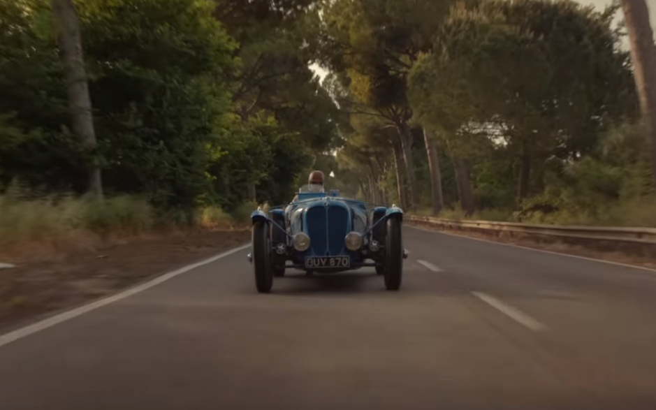 Avez-vous déjà vu Jude Law en Delahaye 135 Spécial ?
