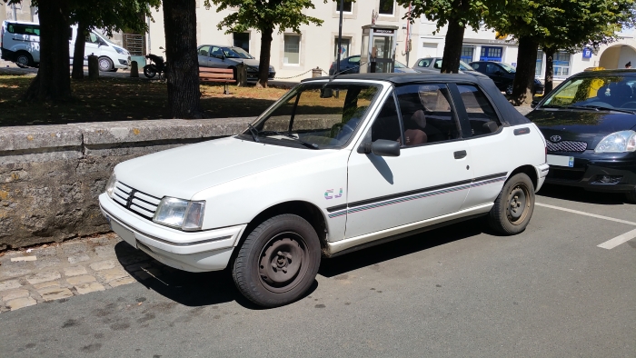 Vue dans la rue : Peugeot 205 CJ